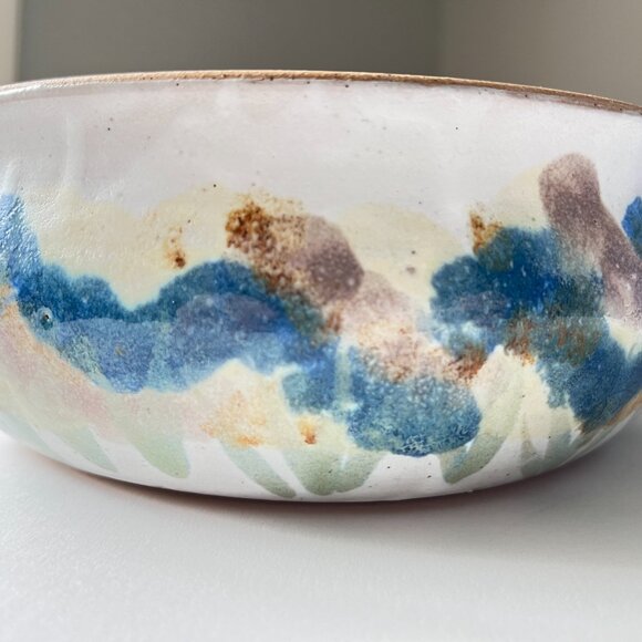 Handmade ceramic bowl with abstract painted flowers - Picture 6 of 10